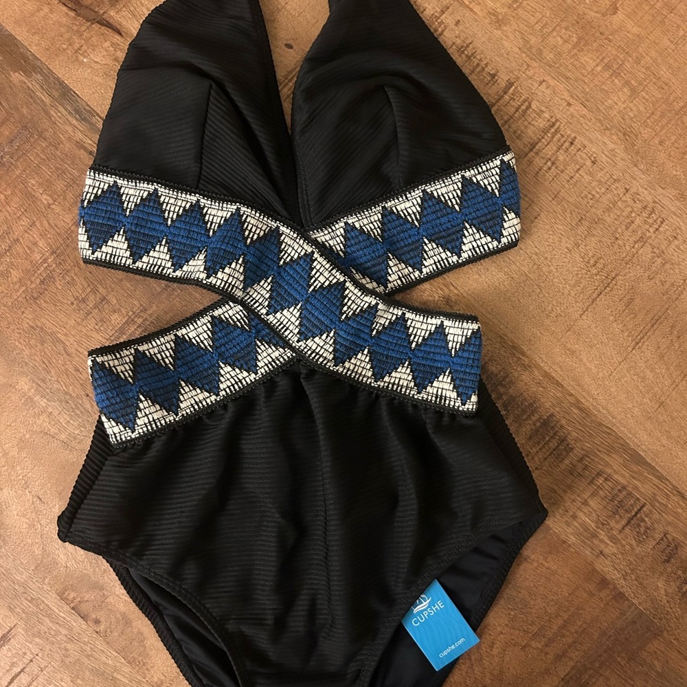 Cupshe Black and White/Blue Cutout Trendy One Piece Swimsuit